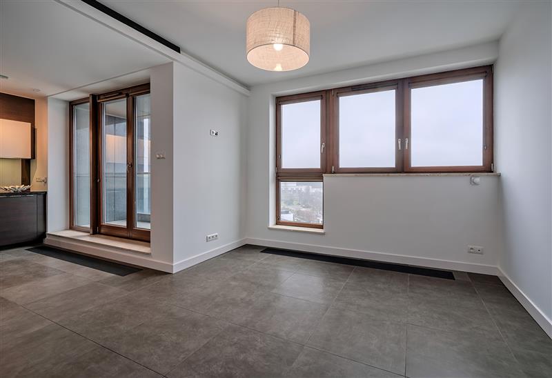 FO0 1 12397038 3 376