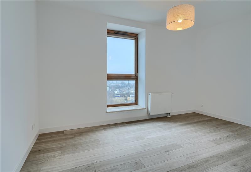 FO0 1 12397044 3 376