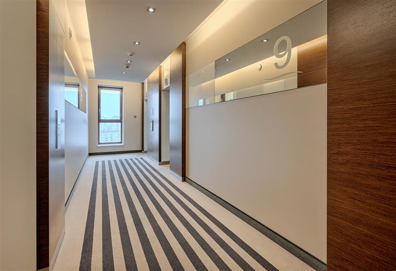 FO0 1 12397049 4 376