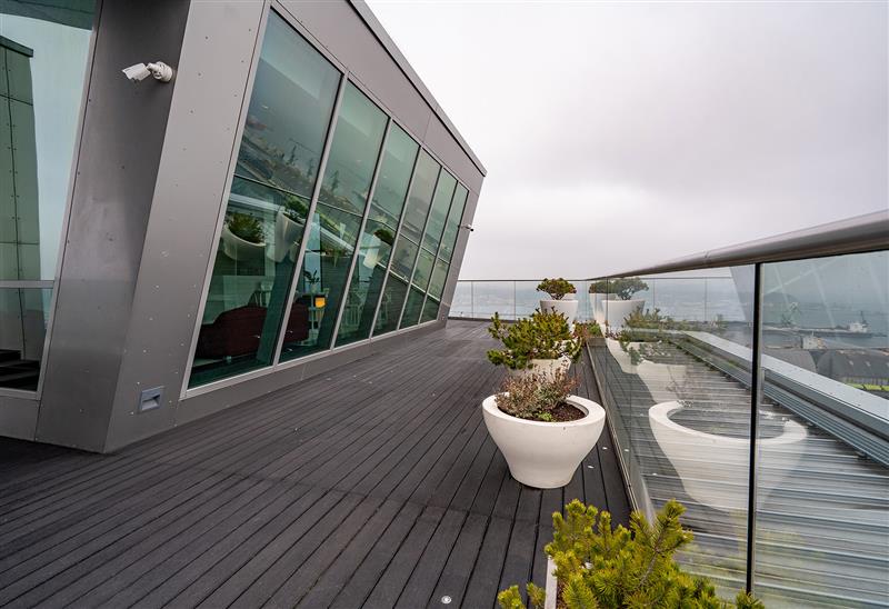 FO0 1 12397052 2 366