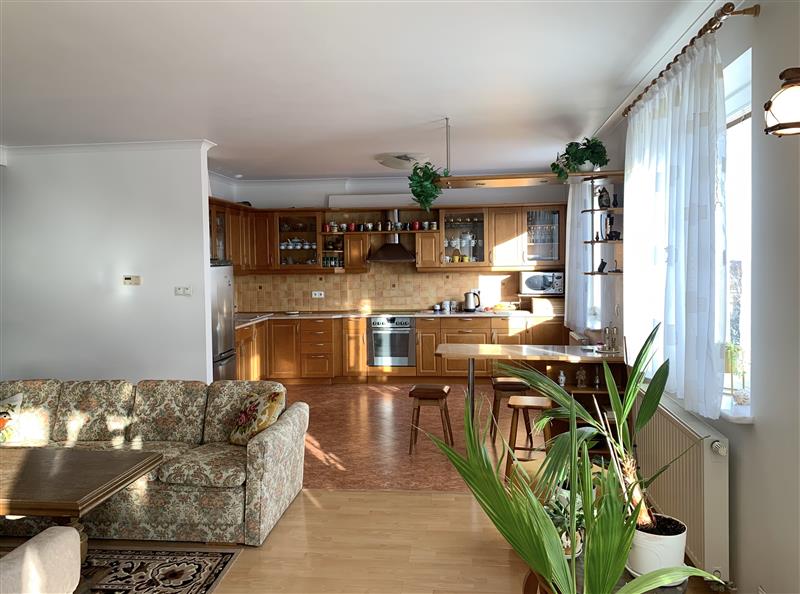 FO0 1 12397095 2 135