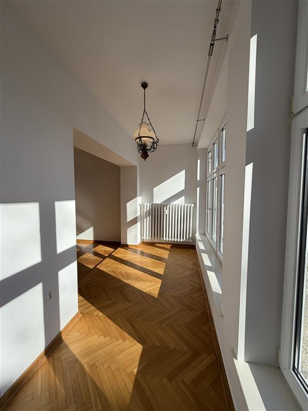 FO0 1 12405372 6 188