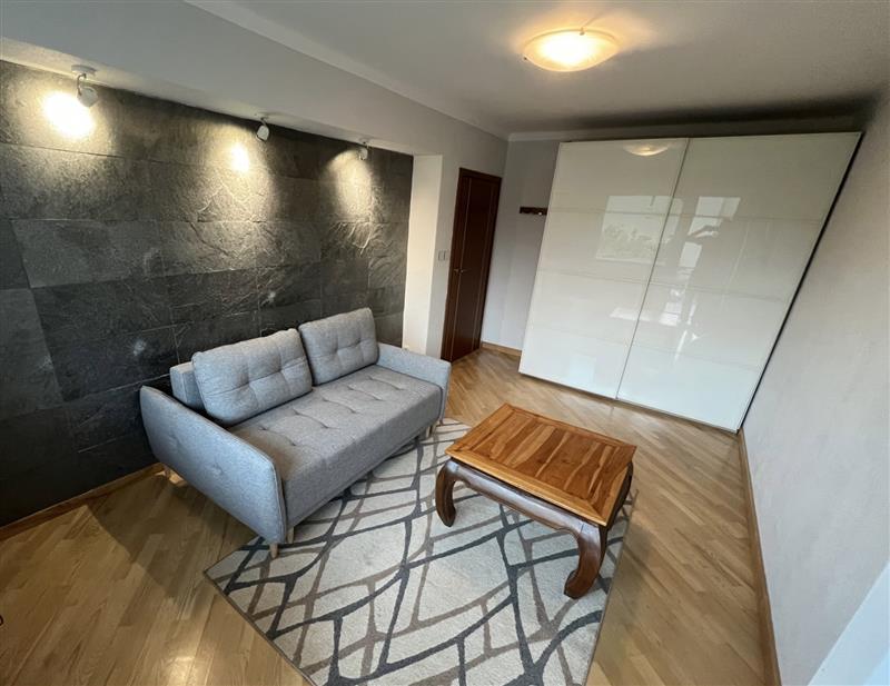 FO0 1 12441286 8 155